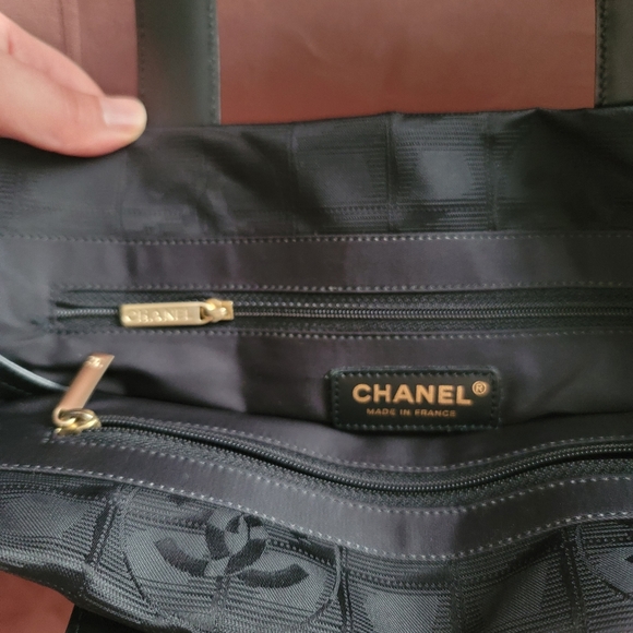 SOLD! Authentic Chanel Travel Line Tote - Picture 5 of 9
